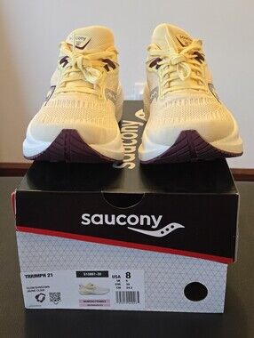Saucony Triumph 21 Womens Size 8 Running Shoes - Yellow - Like New